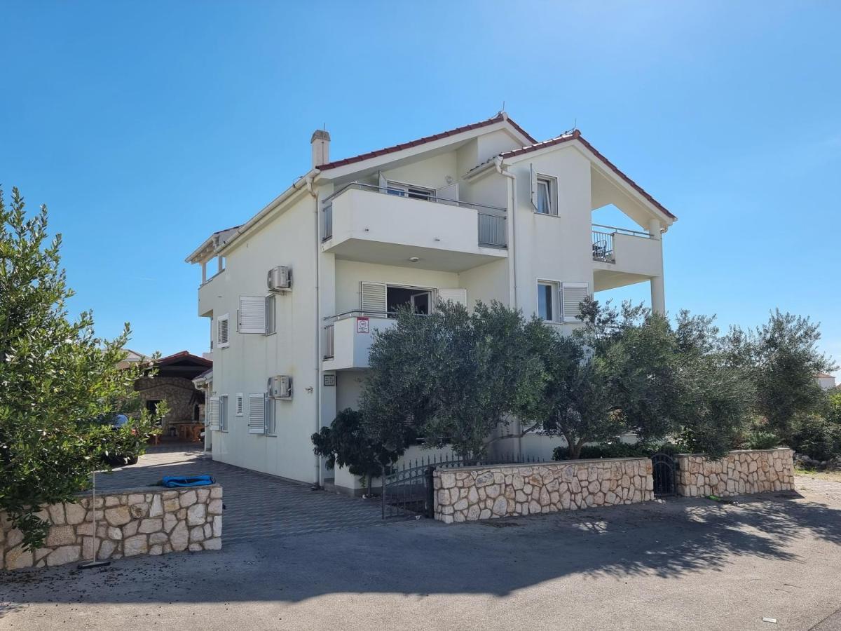 Apartments Gabbiano Novalja Exterior foto